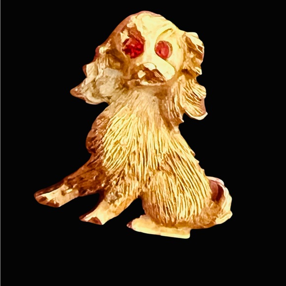 Gold tone Dog brooch with red rhinestones eyes - Picture 6 of 8